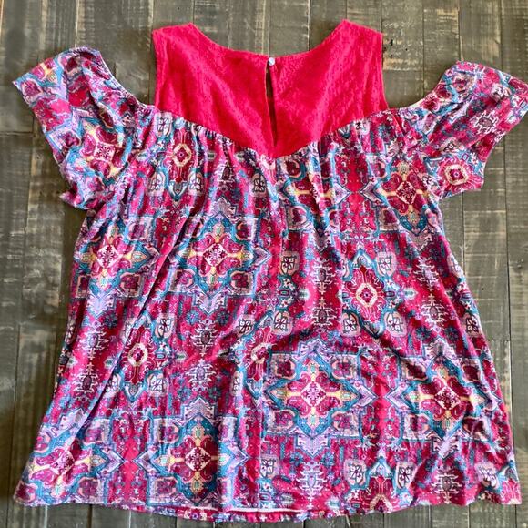 Torrid Super Soft Crew Neck Eyelet Yoke Cold Shoulder Top Size 2X - Picture 4 of 8